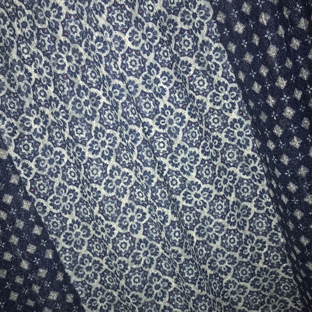 Arizona Jean Co. Blue Patterned Tank Top - Picture 3 of 4